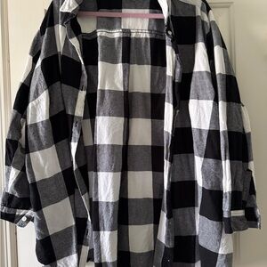 Old Navy Black and White Plaid Button Down Shirt